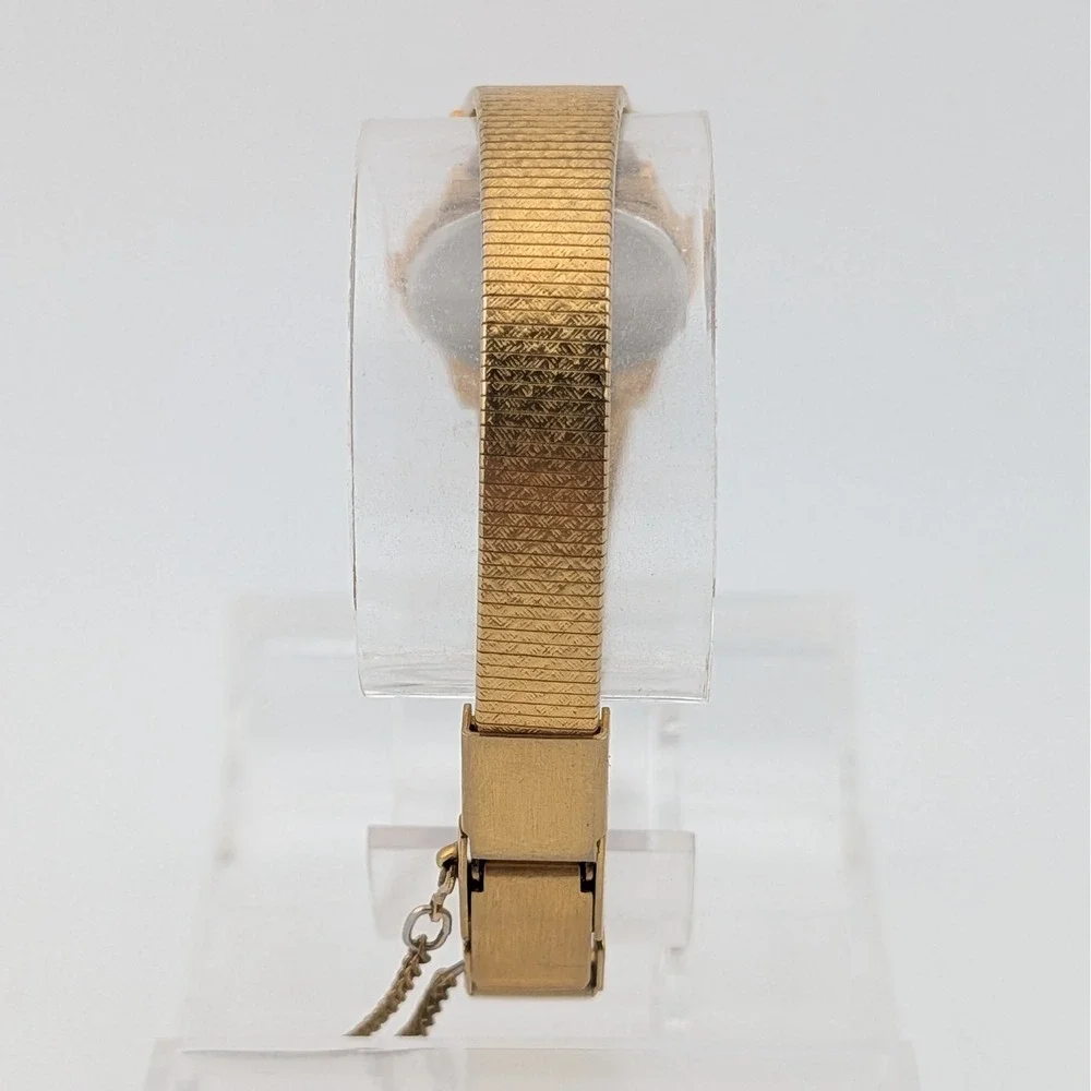 Vintage Seiko V401-1810 Gold Tone Textured Dial Dress Watch 20mm 6.25